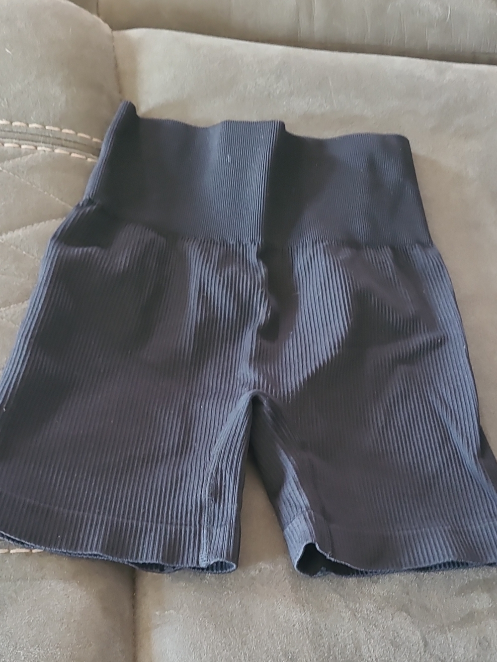Seamless Ribbed High-Waist Bike Shorts - Black